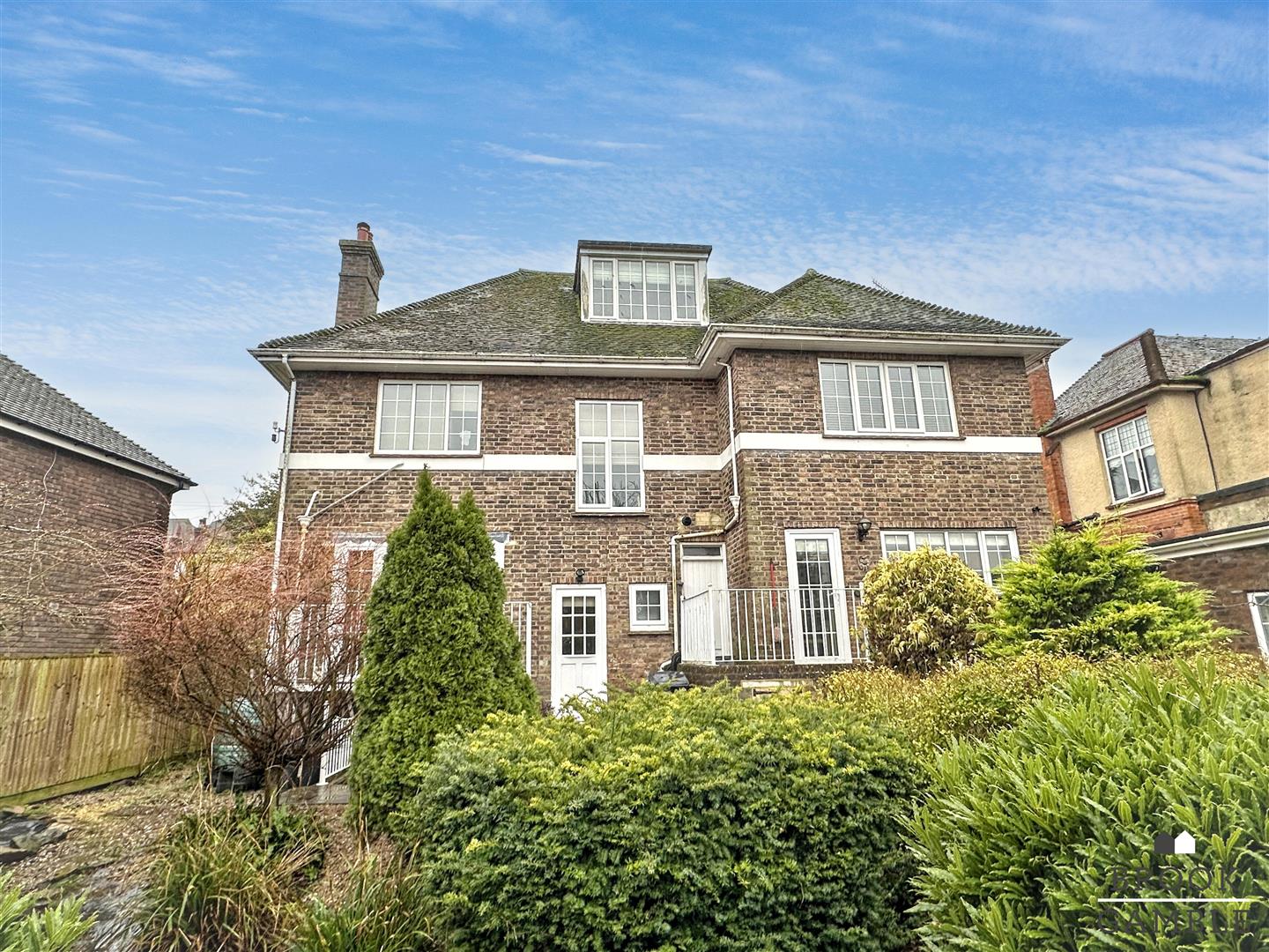 4 Bedroom House - Detached. Le Brun Road in Eastbourne, 5